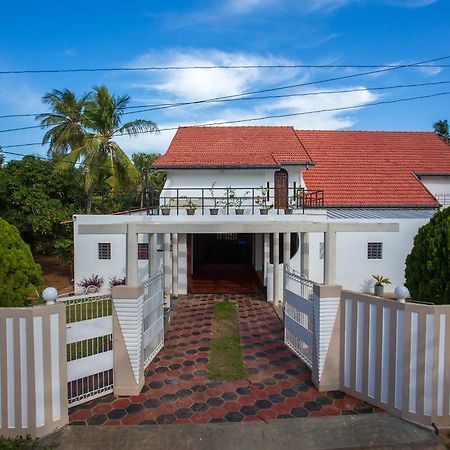 Dayanithi Guest House جافنا المظهر الخارجي الصورة