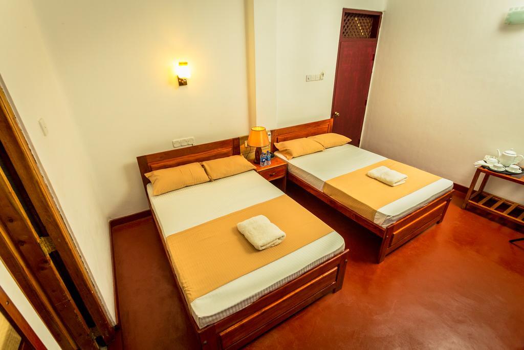 Dayanithi Guest House جافنا المظهر الخارجي الصورة
