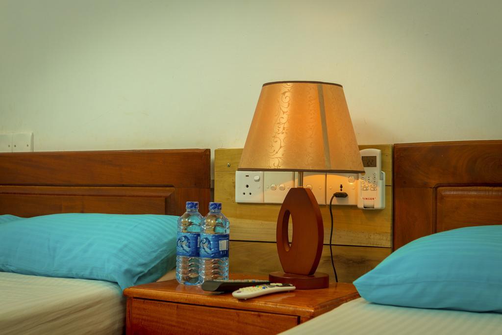 Dayanithi Guest House جافنا المظهر الخارجي الصورة