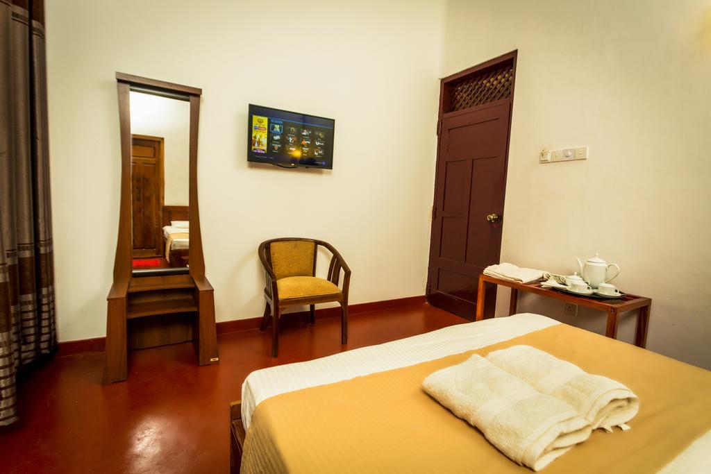 Dayanithi Guest House جافنا المظهر الخارجي الصورة