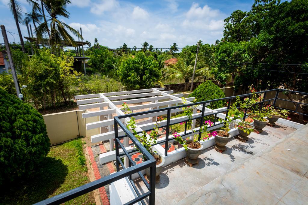 Dayanithi Guest House جافنا المظهر الخارجي الصورة