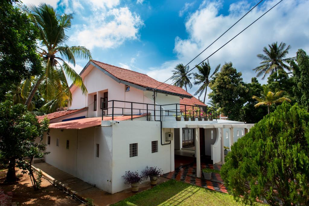Dayanithi Guest House جافنا المظهر الخارجي الصورة