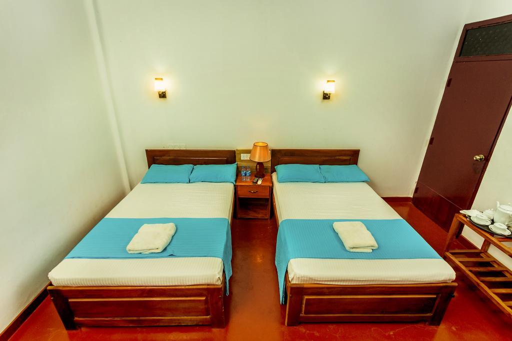 Dayanithi Guest House جافنا المظهر الخارجي الصورة