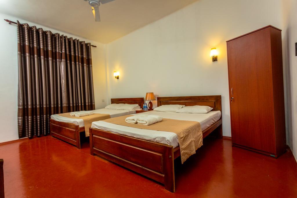 Dayanithi Guest House جافنا المظهر الخارجي الصورة