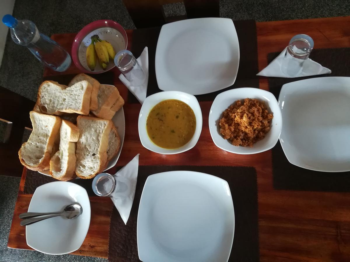 Dayanithi Guest House جافنا المظهر الخارجي الصورة