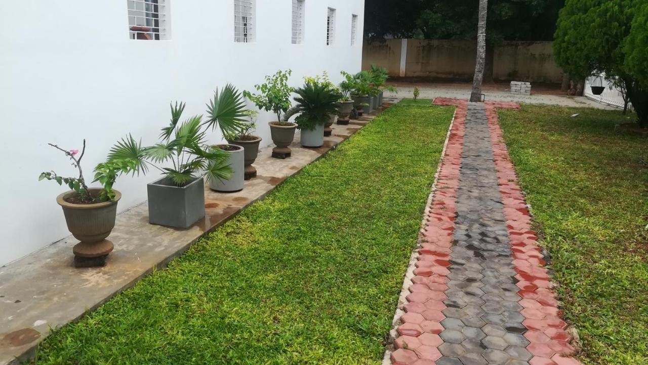 Dayanithi Guest House جافنا المظهر الخارجي الصورة